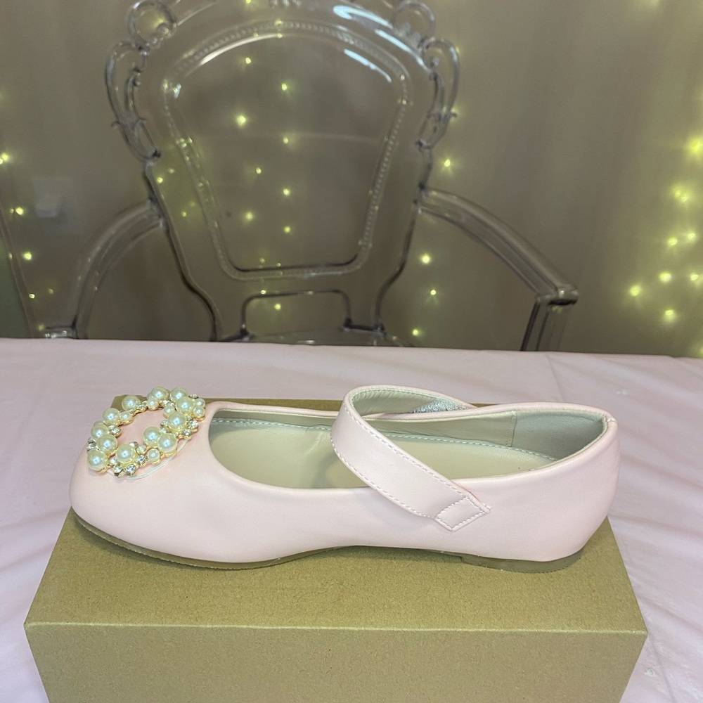 Charming Cream Kids Dress Shoes with Pearl Detail